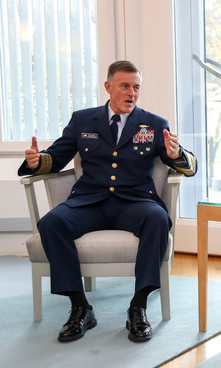 boy4488: arabesque12: daddy Paul in uniform… 4