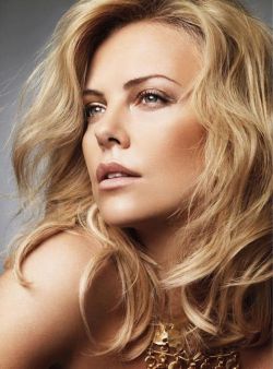 inconnuelabelle:  Charlize Theron