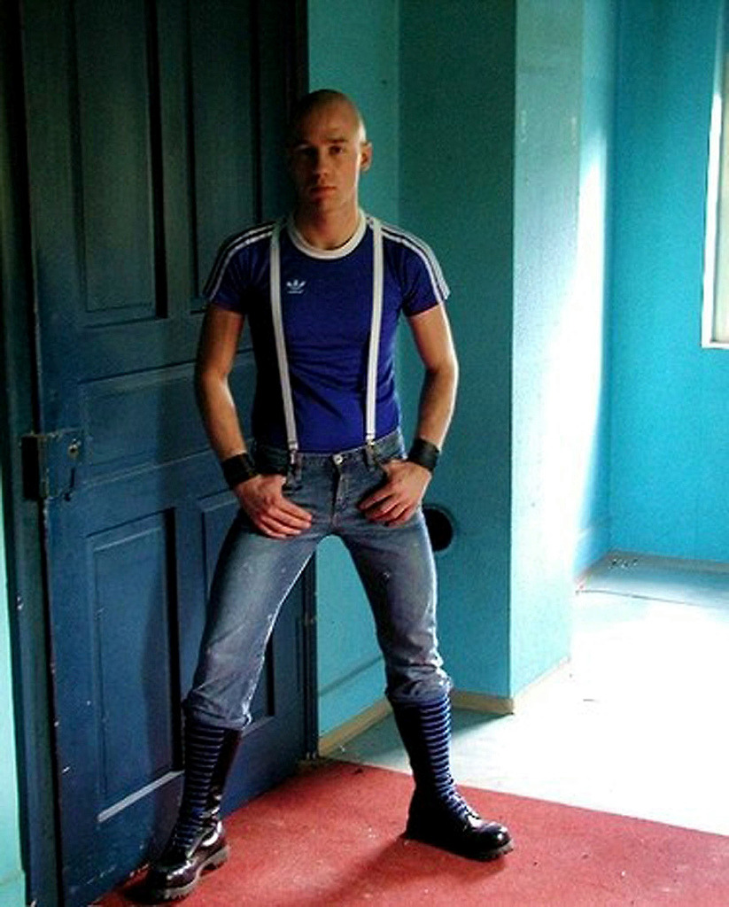 wp88:  Nazi Skin just before HE breaks in to a faggot’s apartment and kicks it