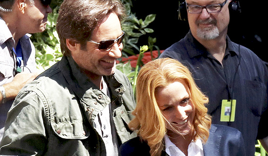 venuschantel:  David Duchovny and Gillian Anderson on set of The X-Files : circa