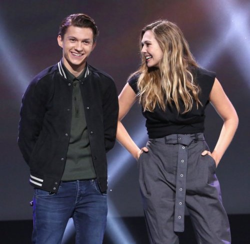 soldiermaximoff:Tom and Elizabeth Olsen at D23 Expo