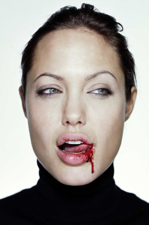 twoevileyes:Angelina Jolie by Martin Schoeller.