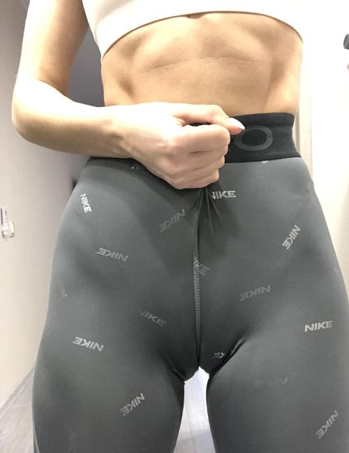 hoties-in-leggings: Would you make my tight leggings cameltoe wet?