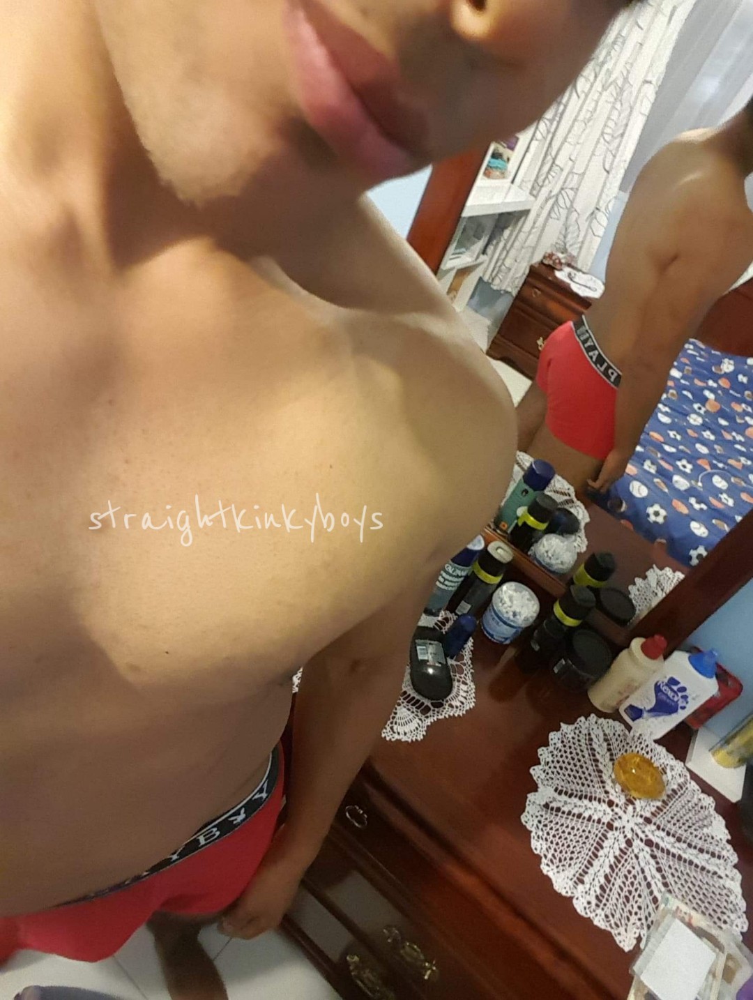 straightkinkyboys:  Diego / 21 años / Estado de MéxicoEstá sólo es una probadita