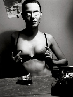 novaub313:Helmut Newton, the woman who lives