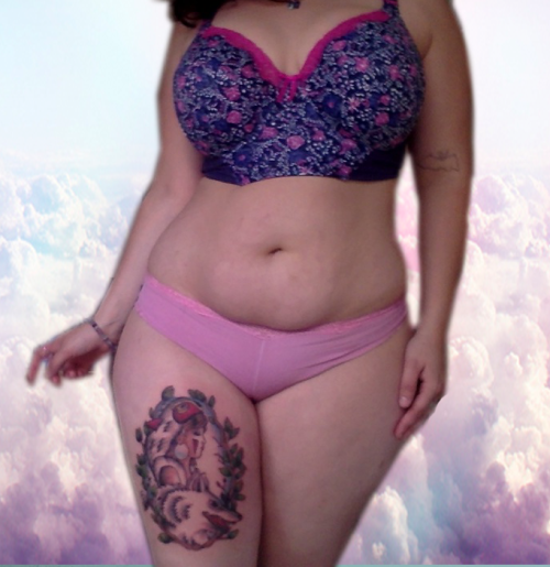 killerkurves:  wildbeastchild:  I am very happy with my body. Don’t see any reason why I shouldn’t be.  