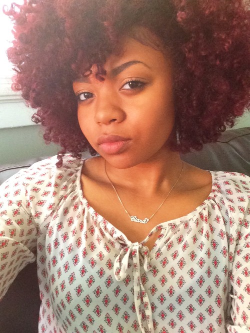 loc-equinox:  jamblasian:  The versatility of natural hair (red)   Woww 😍ugh I wish she was mine.