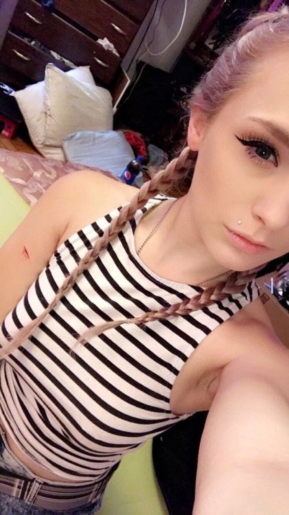 keepitta-secrett:  That little cut may be small but it sure is deep and painful, def gonna leave a nasty scar..
