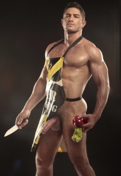 warriorsofmightandmagic:  He’s cookin’!