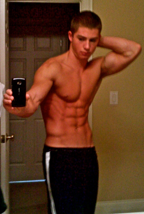 prestidigitasn:  Alex Santaniello Home Page   |    Male Models Tags    |   Archives