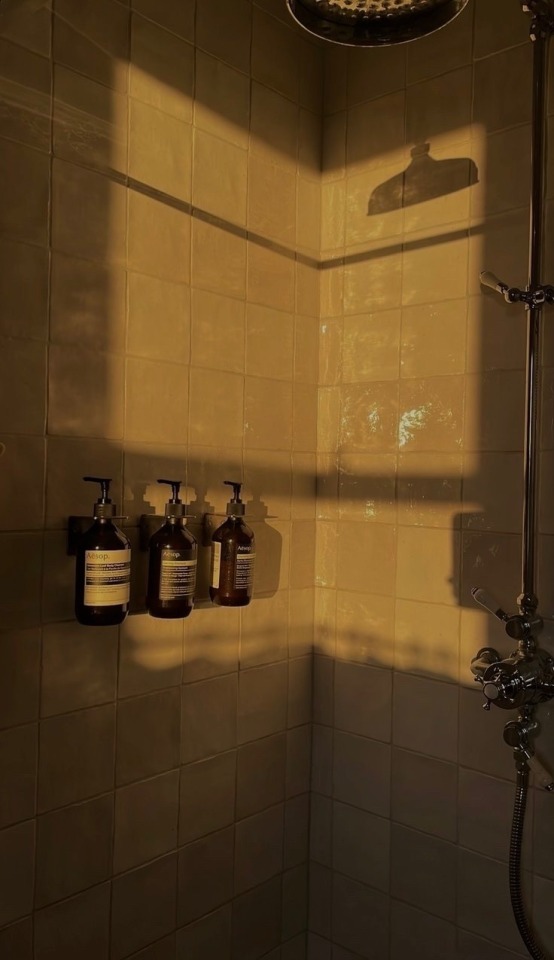 Summary : Some Cozy, Hot Shower Sex With Hyunjin :) Bit Romantic, Bit Cute, Bit Freaky