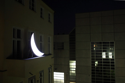 novr: Leonid Tishkov - “Private Moon” Germany, Berlin. Juri Svestka Gallery, 2011.