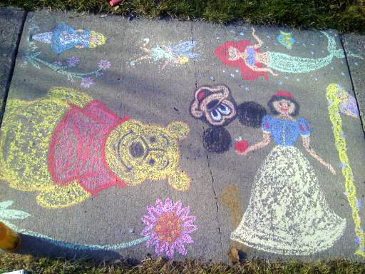 hip-hip-poohray:  Had some fun with sidewalk chalk today! 