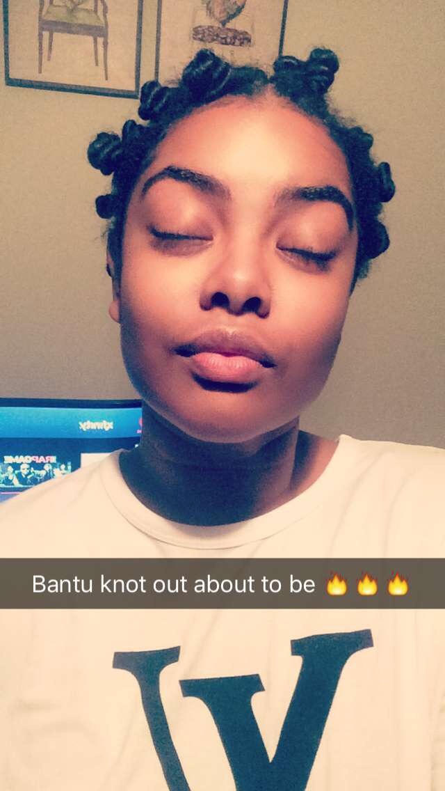 live-breathe-nadege:  Bantu knots with coconut oil 😊✨🌺 