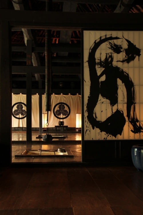 artemisdreaming:  . Chiiori House in Iya Valley, Tokushima Japan｜篪庵  chiiori.org From Wiki:  “Chiiori (篪庵, House of the Flute) is the name of an Edo period minka farmhouse in the Iya Valley, western Tokushima, Japan. Purchased by Alex Kerr