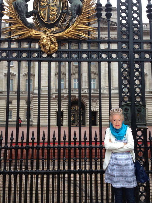 eaglamon:  warriorchicken:  warriorchicken:  Last summer, we went to London for a vacation and I bought a queen Elizabeth mask. We then went to number 10 downing st and I demanded they let me in.  Oddly enough, he didn’t buy it.  I even tried to bribe