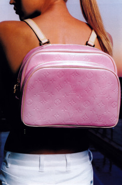 queenof-california:  periodicult90s:  Christophe Kutner for Elle magazine, March 1999. Backpack by Louis Vuitton.   http://queenof-california.tumblr.com/