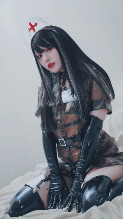 Kobikiyama:    @Melomelo_Mona  