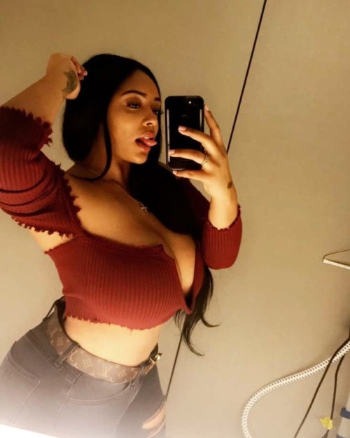 jazziedadd:  DeliciouslySexy. BigTitty. Busty'Loose    Epic 
