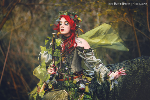 Poison Ivy Costume  Model &amp; Designer: Natsukoi Photographer: Jordi Martin Romero | Phot