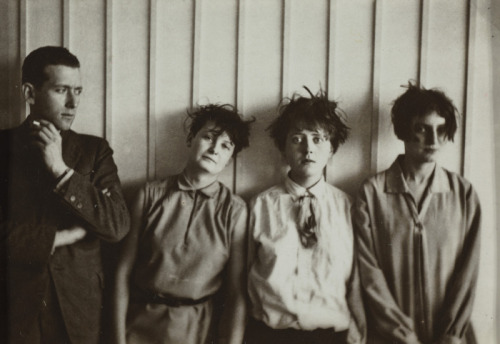Marcel Breuer with his ‘harem’, left to right: Marta Erps-Breuer, Katt Both, Ruth Hollós