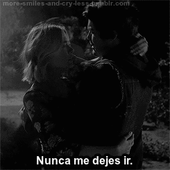 more-smiles-and-cry-less:  Pensamientos en las películas románticas.  