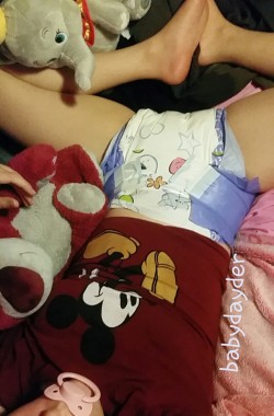 babydayder:  Before bed, hanging with Lotso and Dumbo 