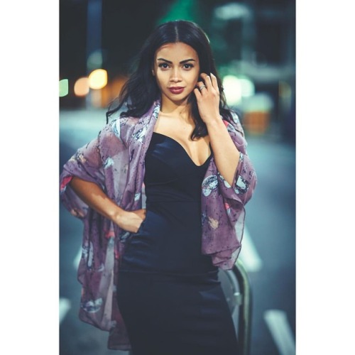 Don’t you know #model #mixed #street #night #kingsroad #blackdress #beautiful #forguysmag #eli