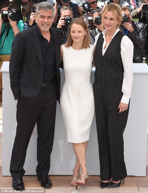 Julia Roberts, Jodie Foster and George Clooney CANNES 2016 Footage - MONEY MONSTER Photocall