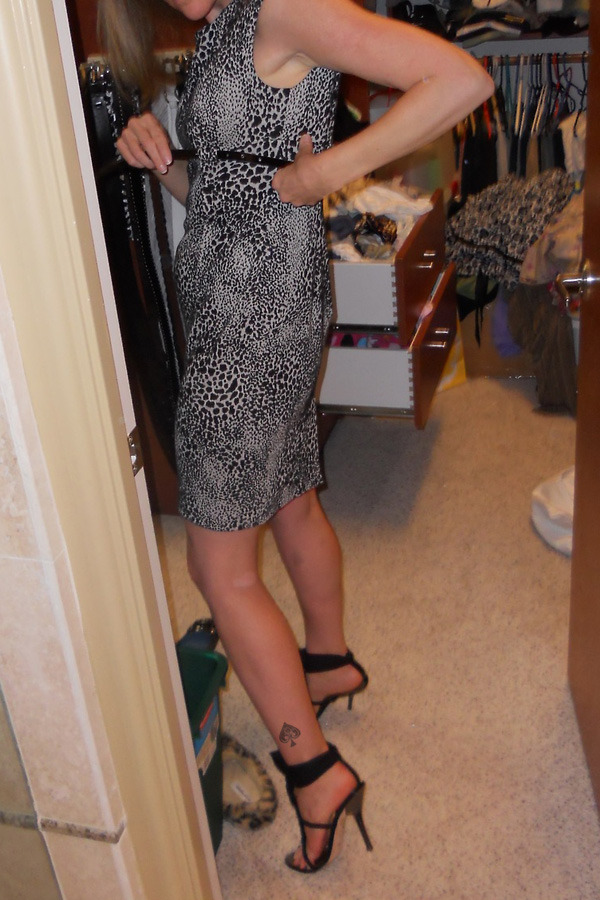 smokinwives:  Submitted for spading QOS - MissHotwifeâ€™s worthless little cuck