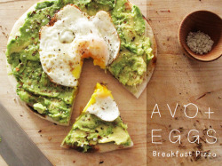 beautifulpicturesofhealthyfood:  Avocado and Egg Breakfast Pizza…RECIPE 