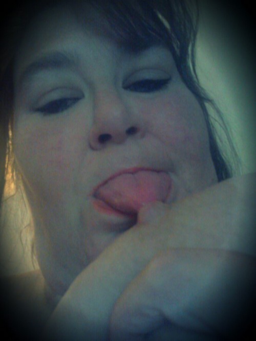 wickedlywenchy:  Nip tease