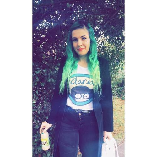 Daria is my spirit animal 😂✌🏻️💚   #420girls #greenhair #tattooedgirls #daria #dermals #coffee #ootd #tbt #nature #positivevibes #equality #mylifemychoices