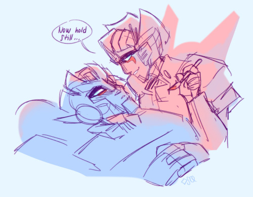 seaquestions:tffemslashweek day 7: chromia & windblade!