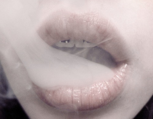 pretty-pale-bodies:honeytakesmoney:Pale （　＾ω＾）♥pretty pale bodies♥