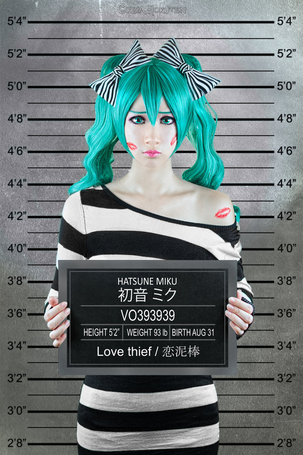 hotcosplaychicks:  Hatsune Miku - Love thief by KiraHokuten   Check out http://hotcosplaychicks.tumblr.com