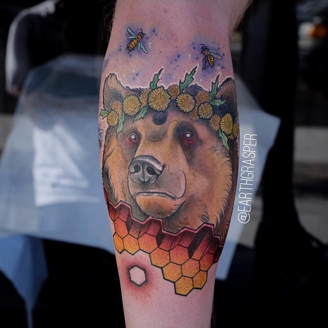 earthgrasper:  The Bears and the bees. #Earthgrasper #tattoo #goldenruletattoo #redemptiontattoocare