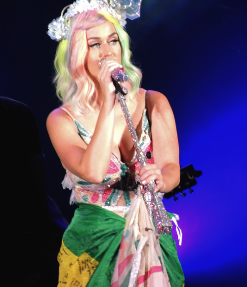 09.25 - Katy Perry Performs At Allianz Parque, São Paulo [HQ]
