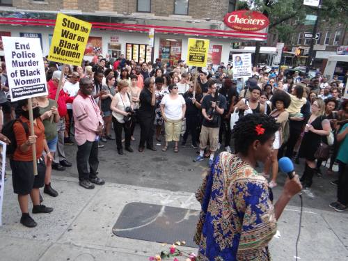 zerosuit:  fuckyeahmarxismleninism:  Brooklyn, NYC: Justice for Sandra Bland and other Black Women Killed by Police, July 13, 2016.   More than 700 people gathered in Flatbush, Brooklyn, and marched to honor the lives of Sandra Bland and other Black women