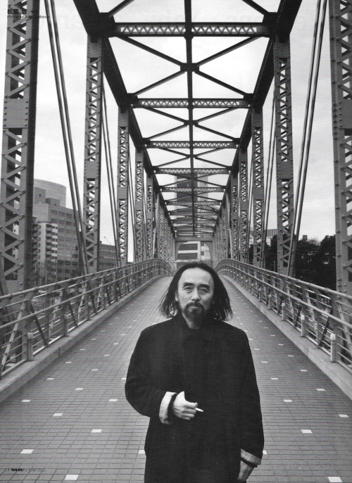 archive-pdf:Yohji Yamamoto for MR. Magazine, 2001.[ INSTAGRAM: @archivepdf ]
