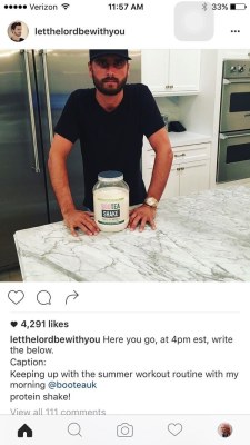 ojitos-morenos:  buzzfeed:  Scott Disick Accidentally Posted The Instructions For His Sponsored Instagram  Why am I laughing so hard