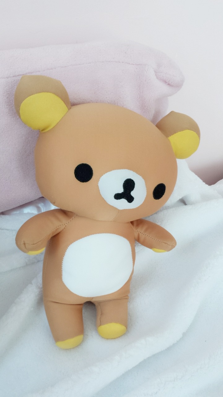babycowsoup:  my favorite plushie is my rilakkuma plushie (^_^)