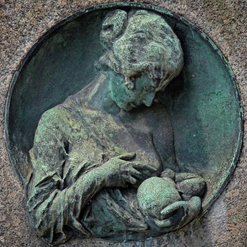 dannyhellman:  Cimitero Monumentale di Milano  #cemetery #cemetery_shots #cemeterylovers  #cemeteryphotography #cemeteryporn  #grave_affair #cimiteri_monumentali_  @project_necropolis #milano #milan #graveyard_life (at Cimitero Monumentale di Milano)