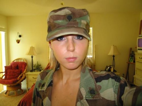 Porn mymarinemindpart2:  Sexy hottie in and out photos