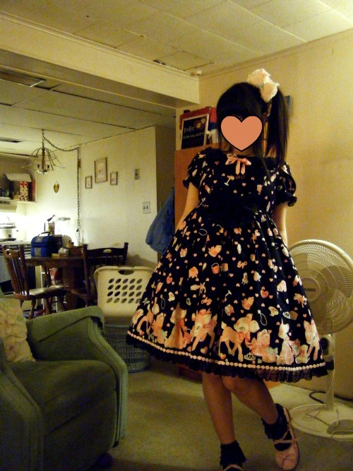littlepancake:  Very casual look. I mostly put this dress on because of my weight loss and the fact 
