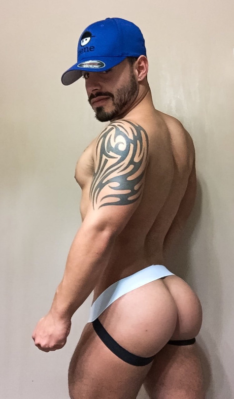 asskingz:  Reblog and follow for ASS KINGZ 24/7!@asskingz​#asskingz