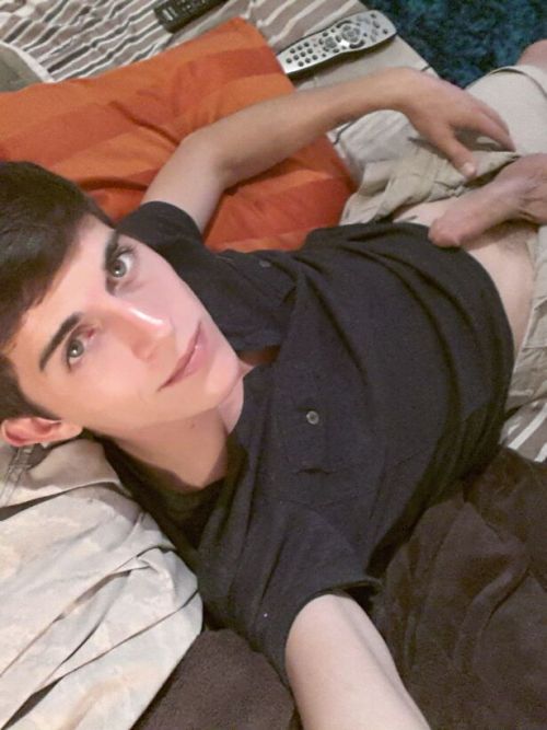 boisbonersncum:  I took more lol… I’m such a slut 