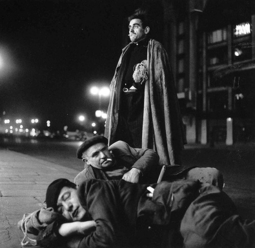 unehistoirepopulaire: Photographies de Robert Doisneau Robert Doisneau (né le 14 avril 1912 &