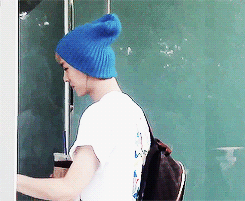 jonginnies:  Luhan having trouble with the door and getting embarrassed when the