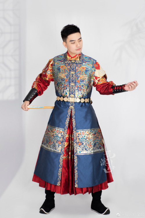 hanfugallery:chinese hanfu by 砚滨纱汉服